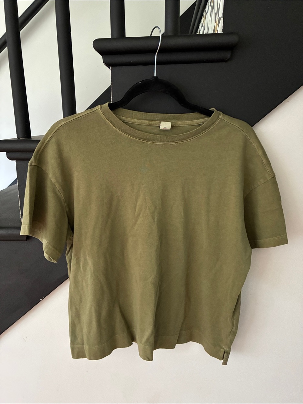 Old Navy tee shirt